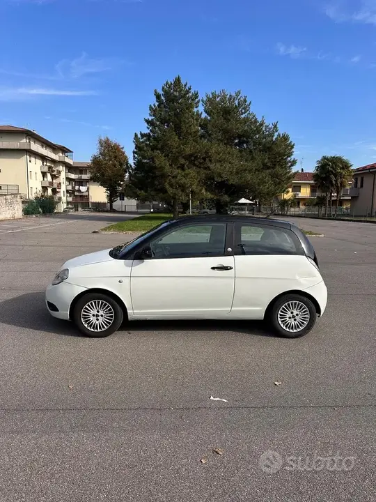 Lancia Ypsilon 2009 photo 2