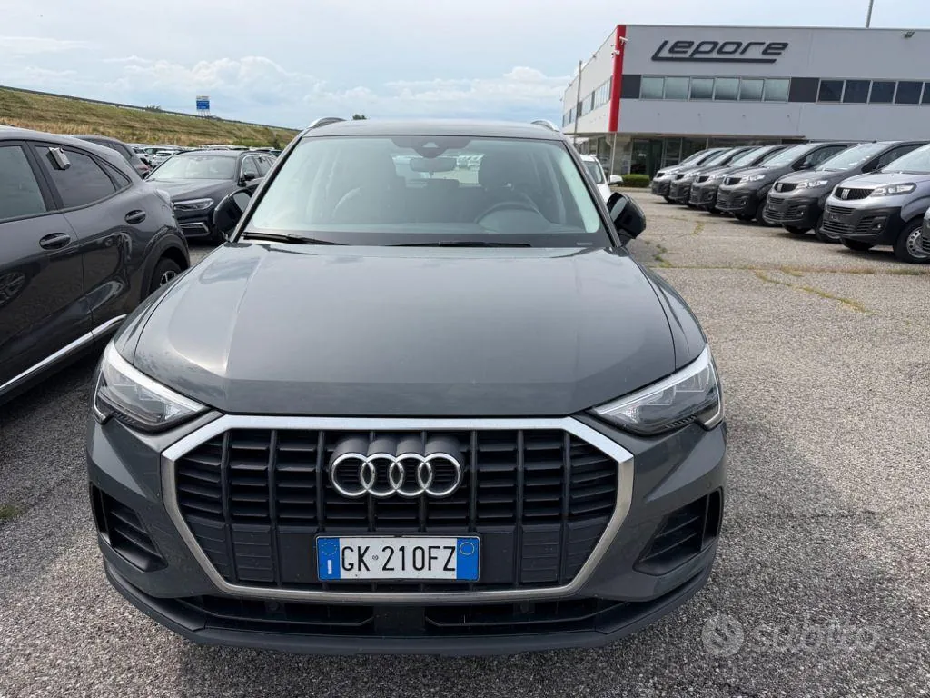 Audi Q3 2022 photo 2