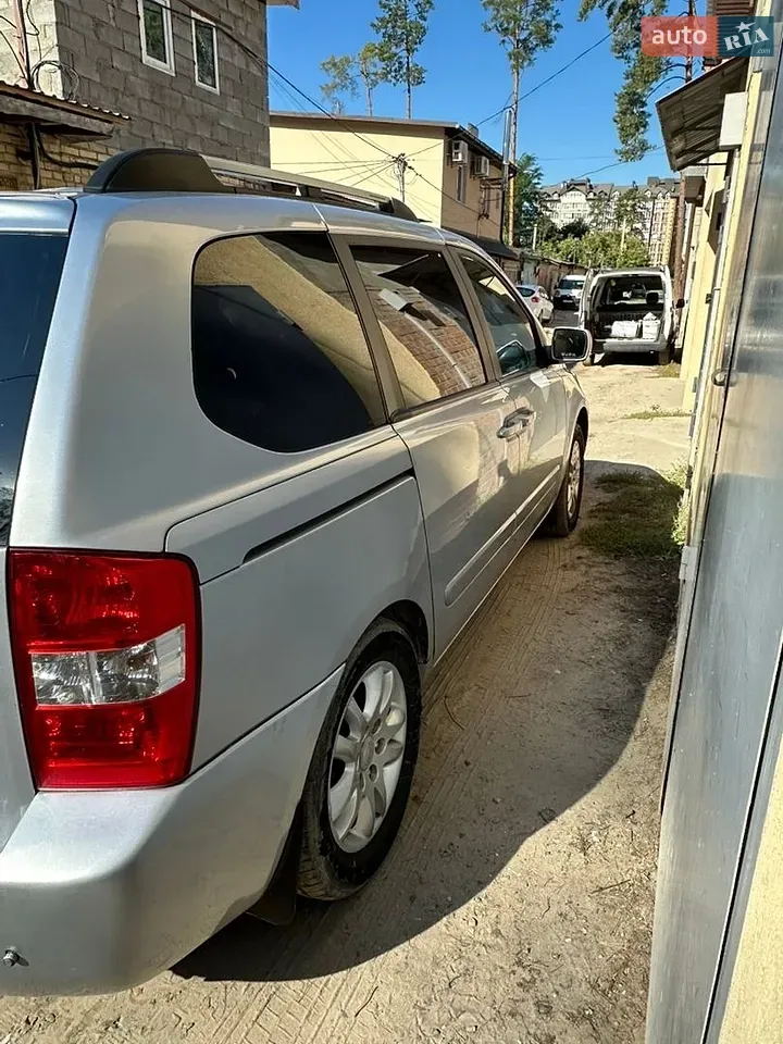 Kia Carnival 2006 photo 3