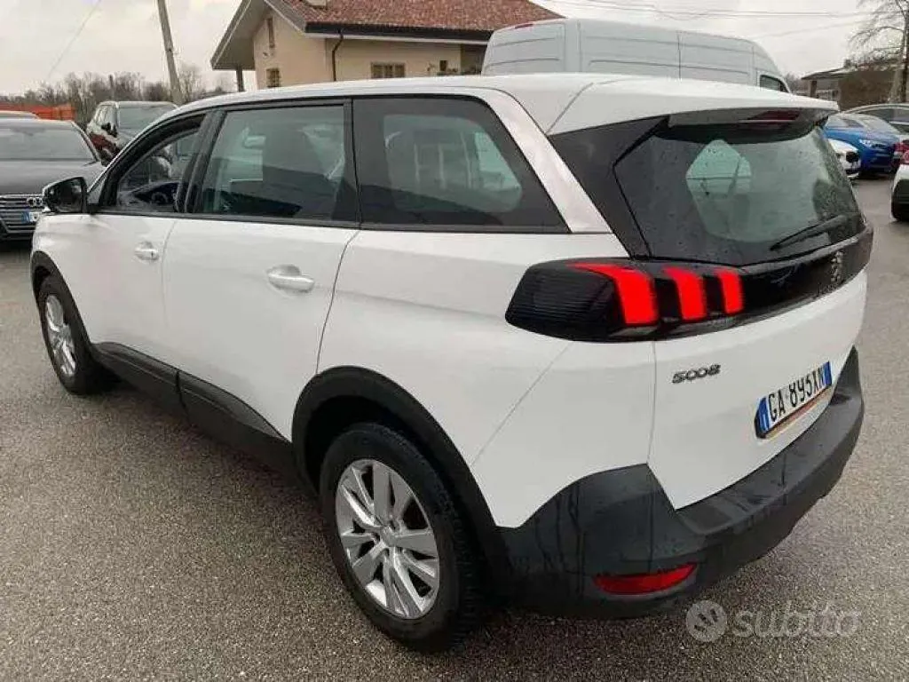 Peugeot 5008 2020 photo 4