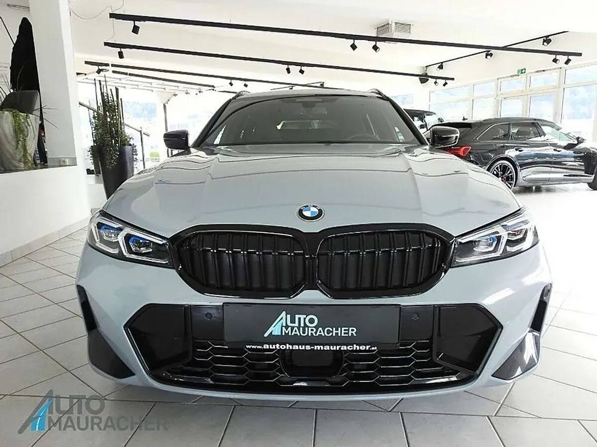 BMW 3 Series 2024 photo 3