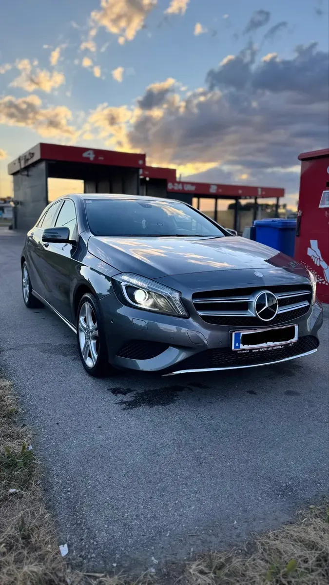 Mercedes-Benz A-Class 2012 photo 2