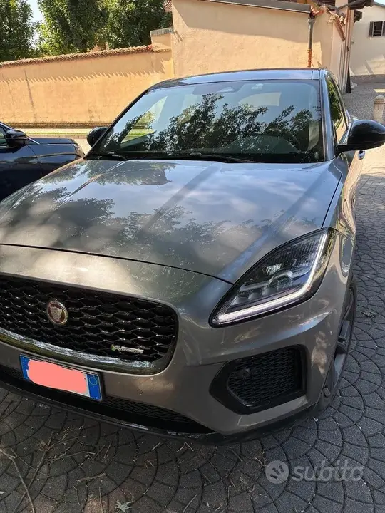 Jaguar E-Pace 2023 photo 2