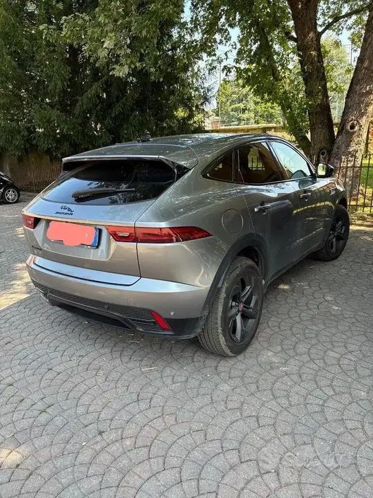 Jaguar E-Pace 2023 photo 3