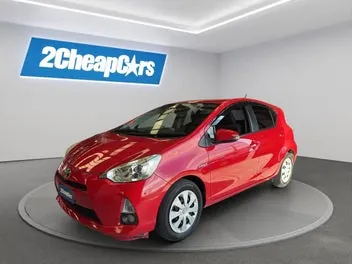 Toyota Aqua 2013 photo 2