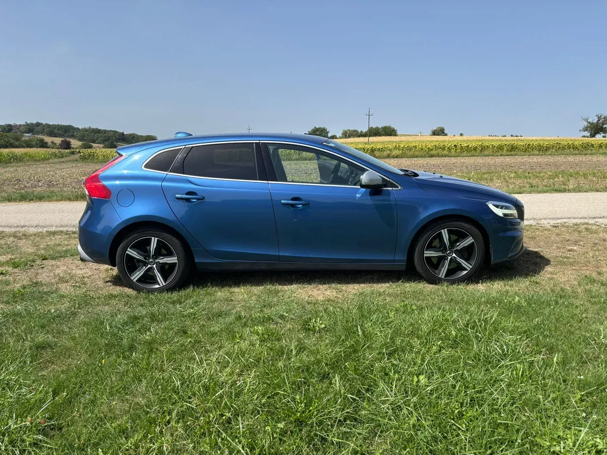 Volvo V40 2018 photo 3