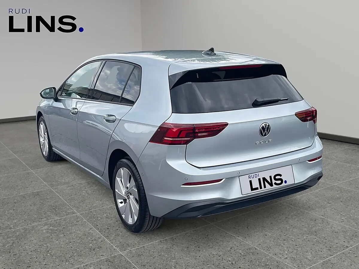 Volkswagen Golf 2026 photo 3