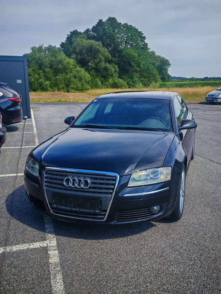 Audi A8 2006 photo 2