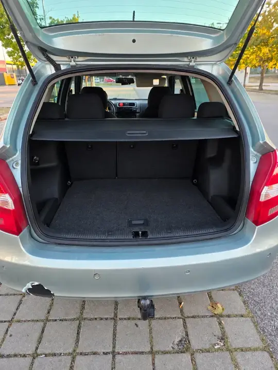 Skoda Fabia 2009 photo 3