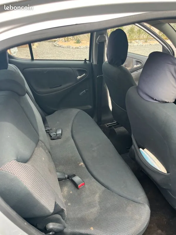 Toyota Yaris 2004 photo 3