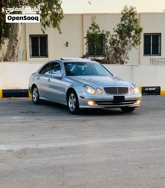 Mercedes-Benz E-Class 2005 photo 5
