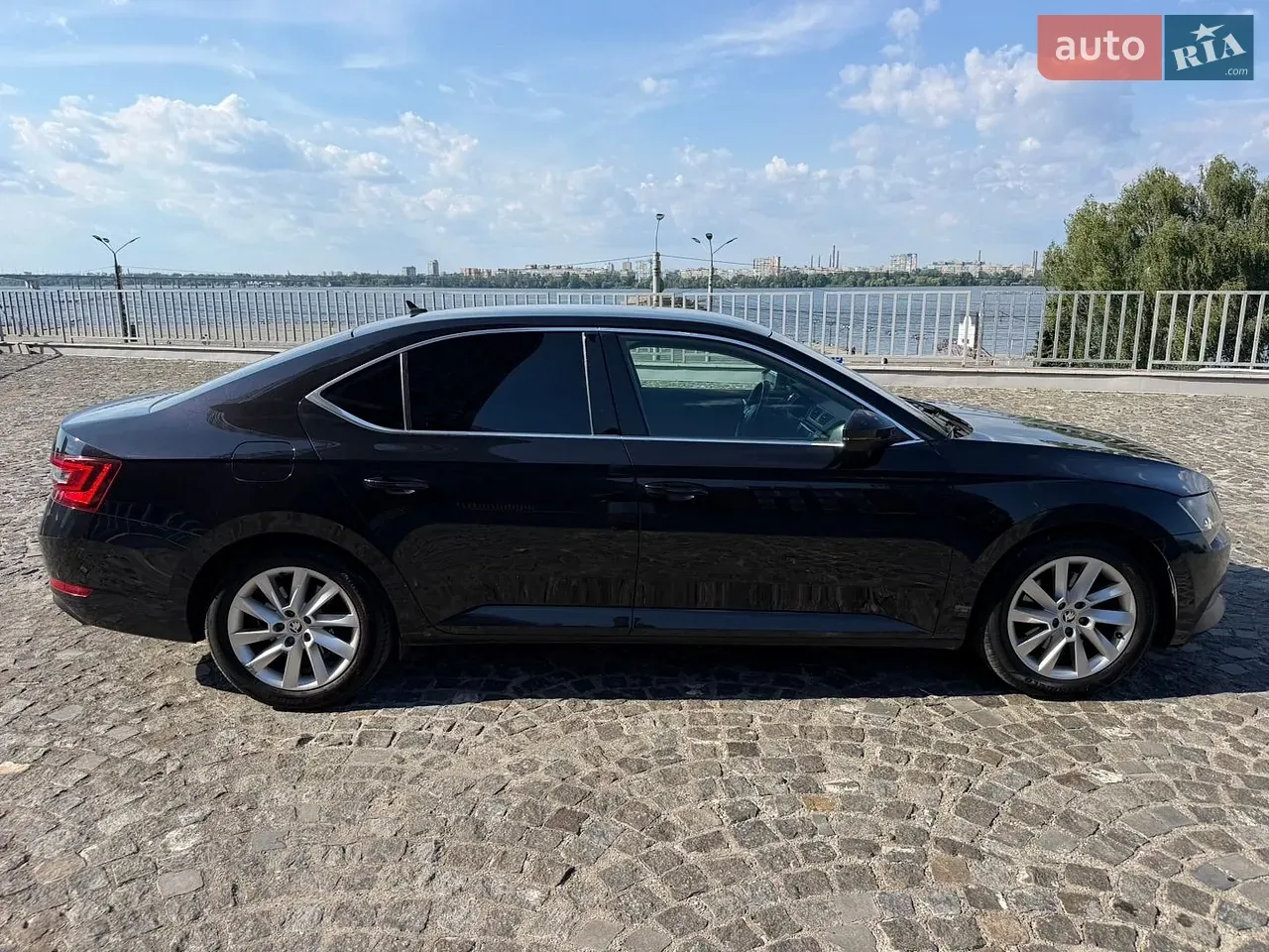 Skoda Superb 2017 photo 5