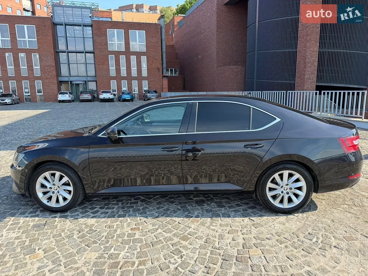 Skoda Superb 2017 photo 4