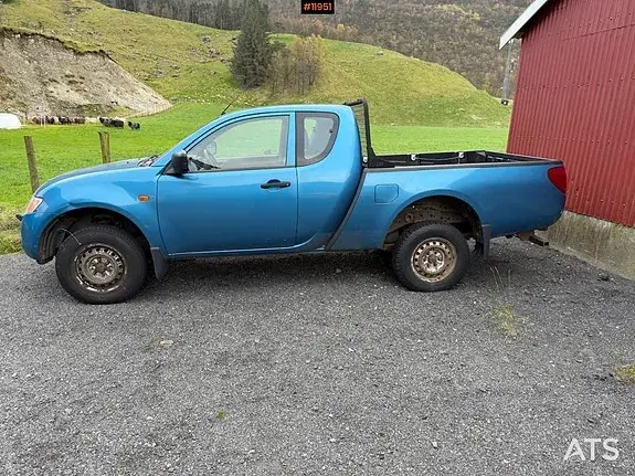 Mitsubishi L200 2006 photo 3