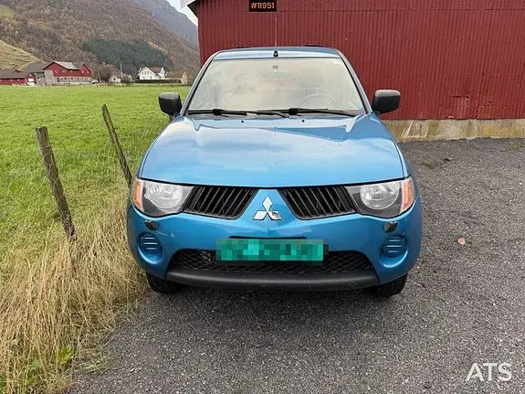 Mitsubishi L200 2006 photo 2
