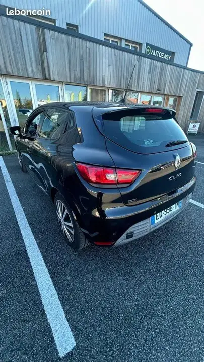 Renault Clio 2017 photo 2