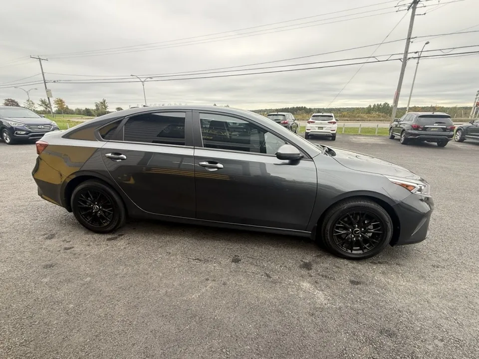 Kia Forte 2023 photo 4