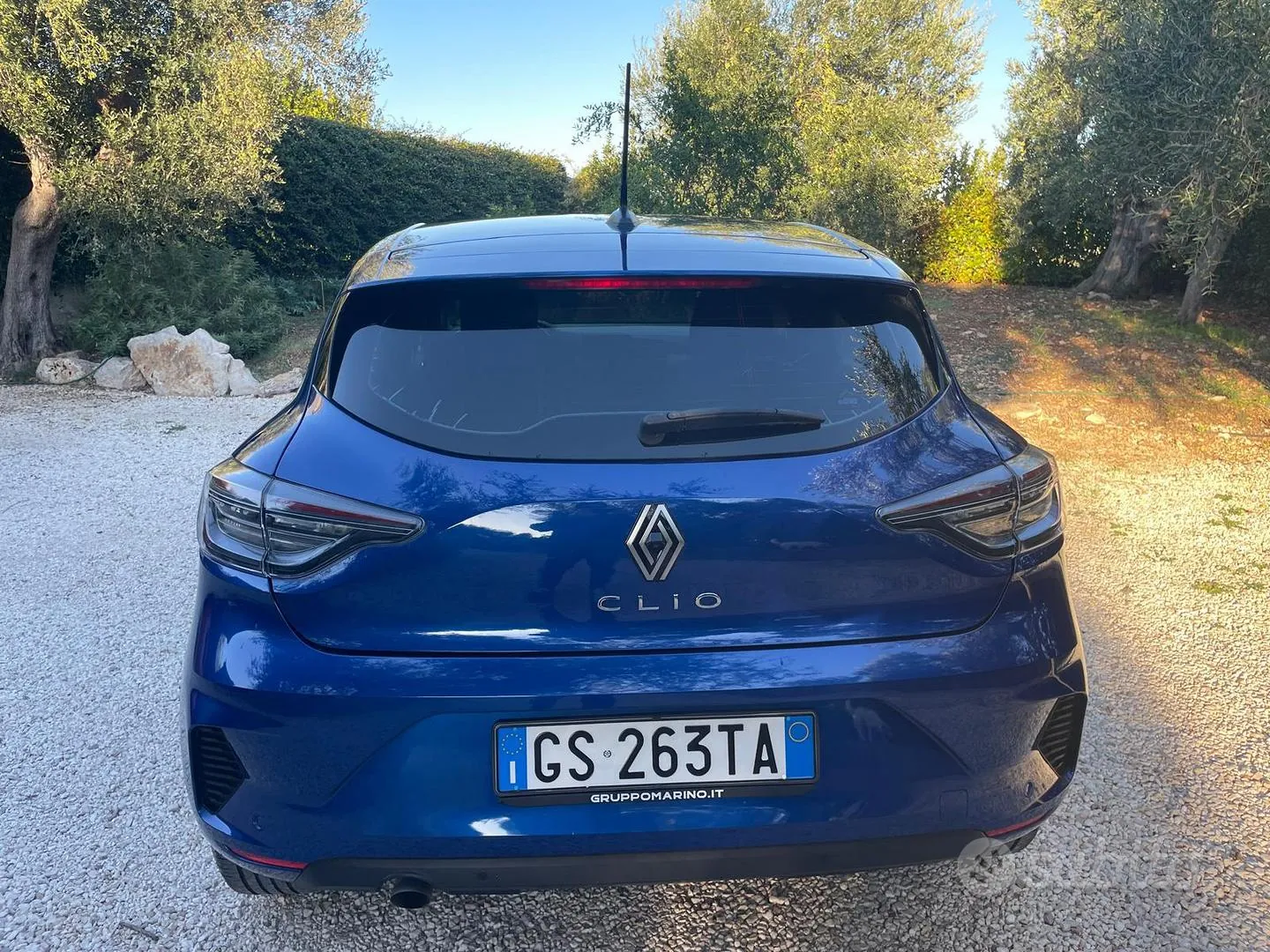 Renault Clio 2023 photo 2