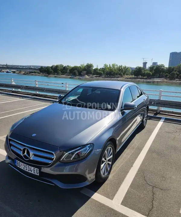 Mercedes-Benz E 220