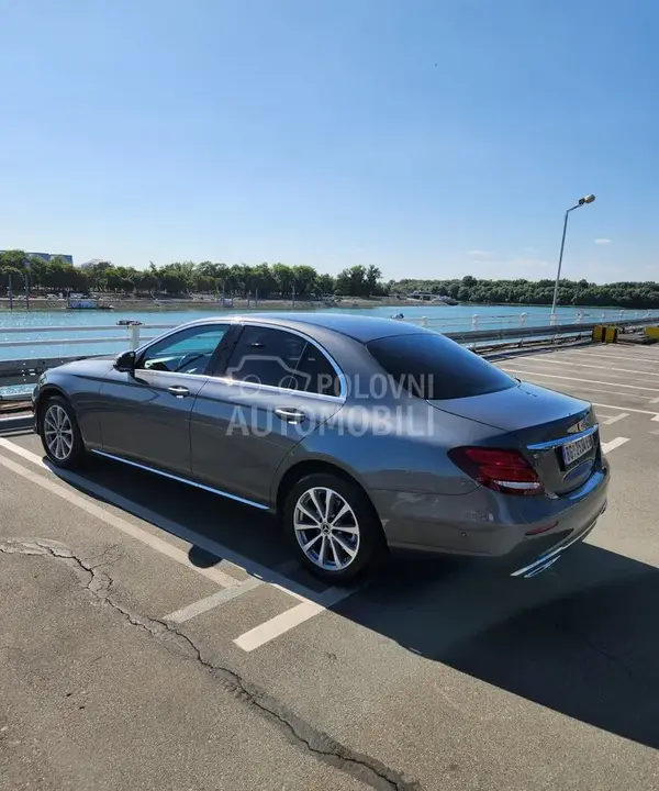 Mercedes-Benz E 220 2018 photo 3