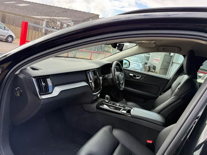 Volvo V60 2023 photo 4