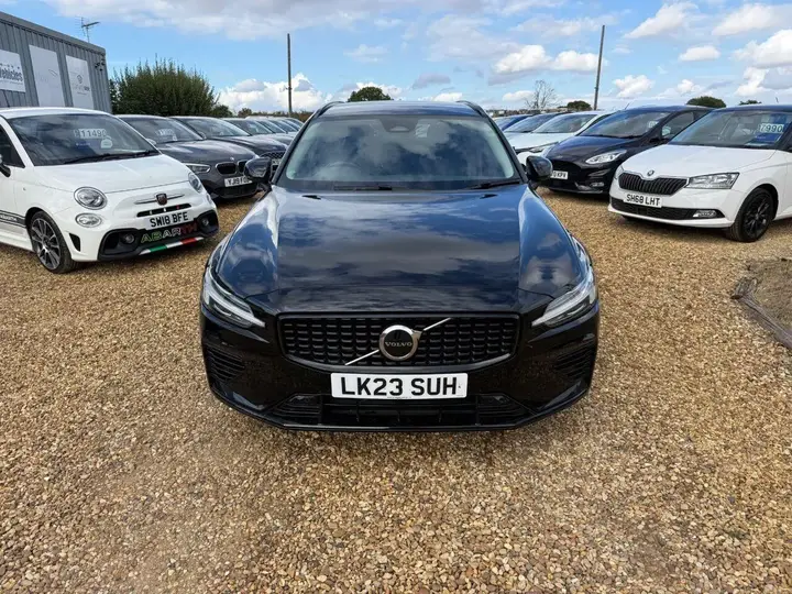 Volvo V60 2023 photo 2