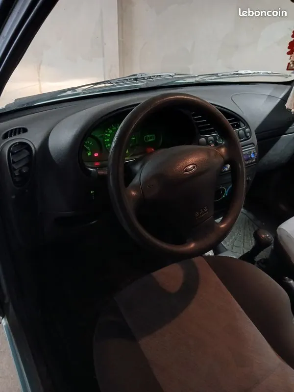 Ford Fiesta 2001 photo 3