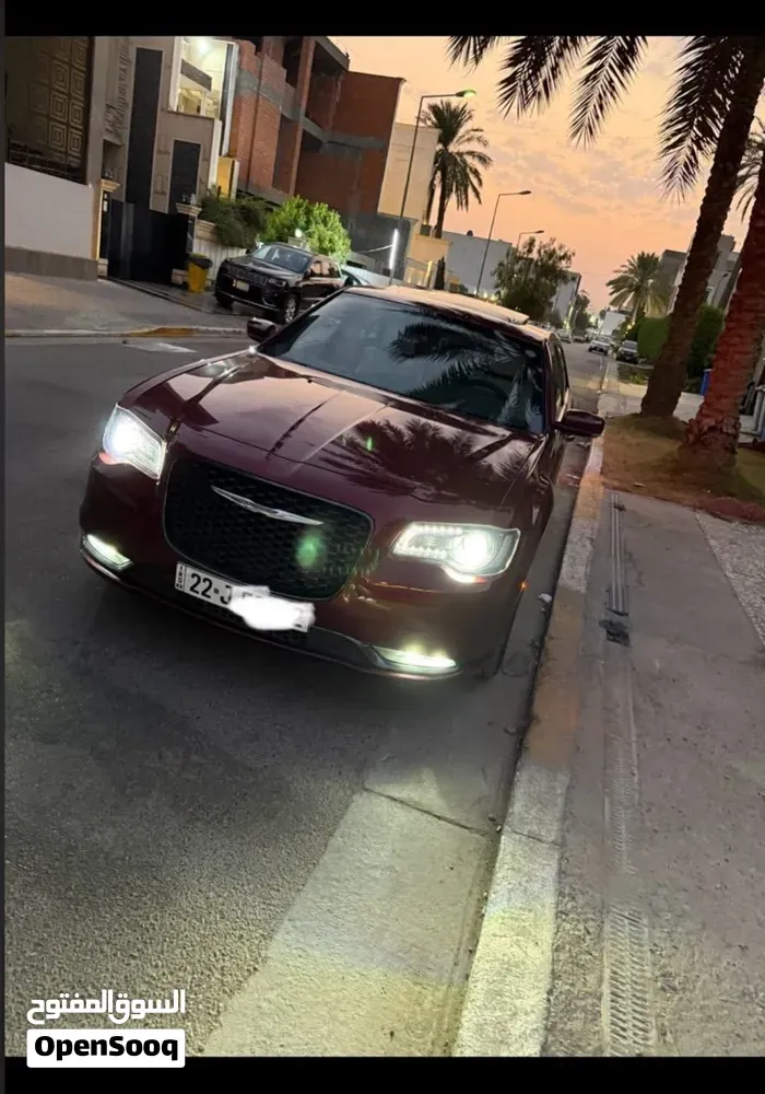 Chrysler 300 2019 photo 2