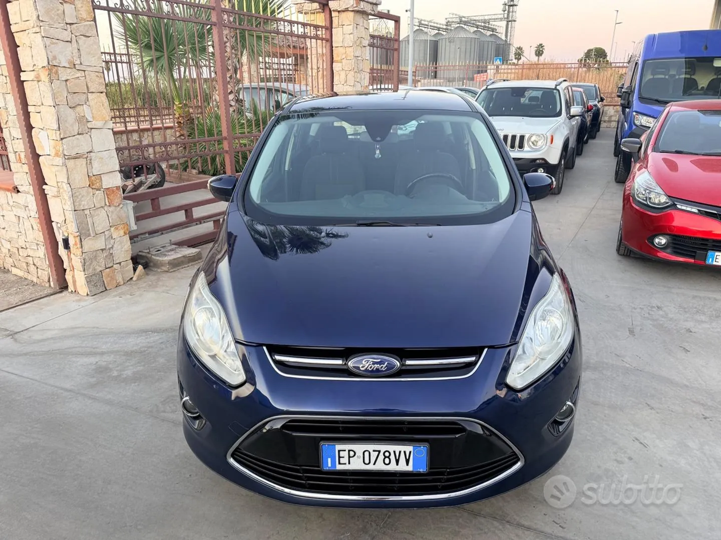 Ford C-Max 2013 photo 2