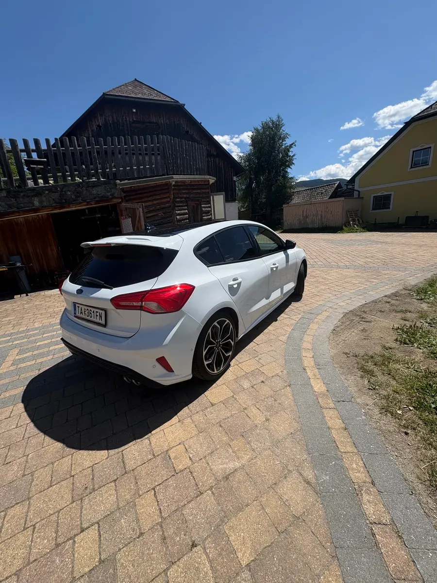 Ford Focus 2018 photo 3
