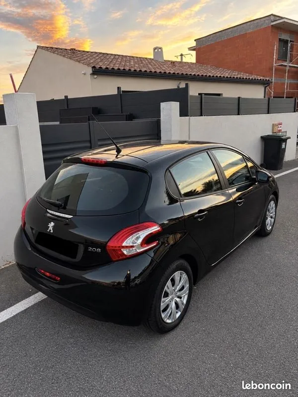 Peugeot 208 2014 photo 3