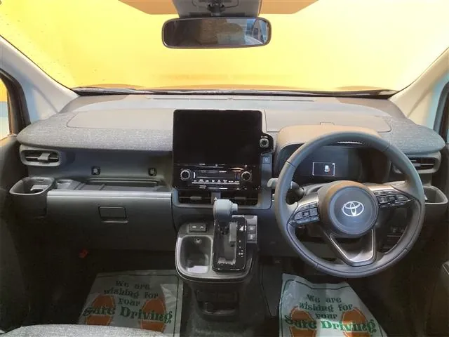 Toyota Sienta 2025 photo 5