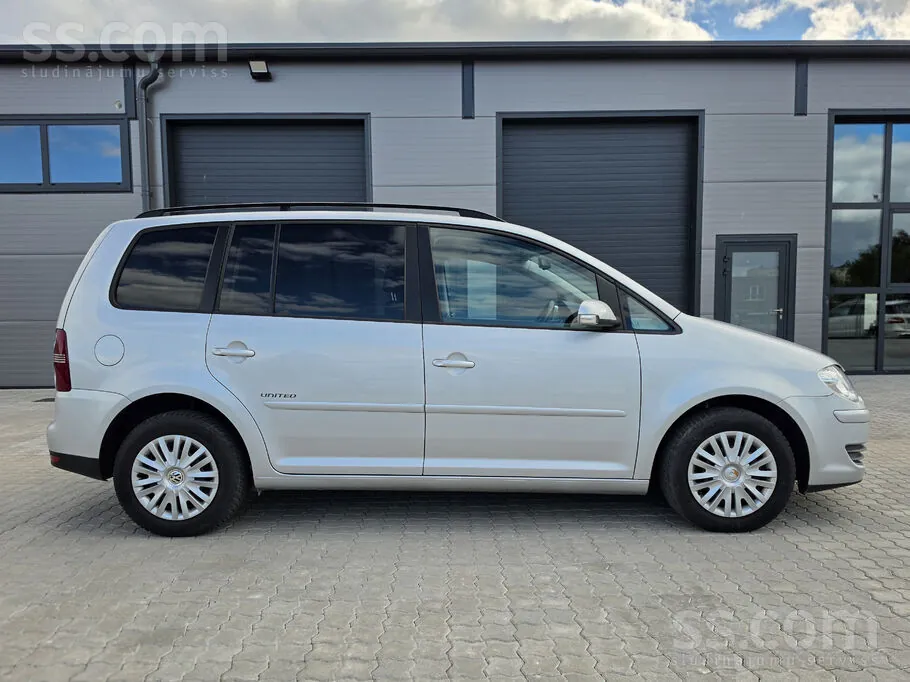 Volkswagen Touran 2009 photo 5