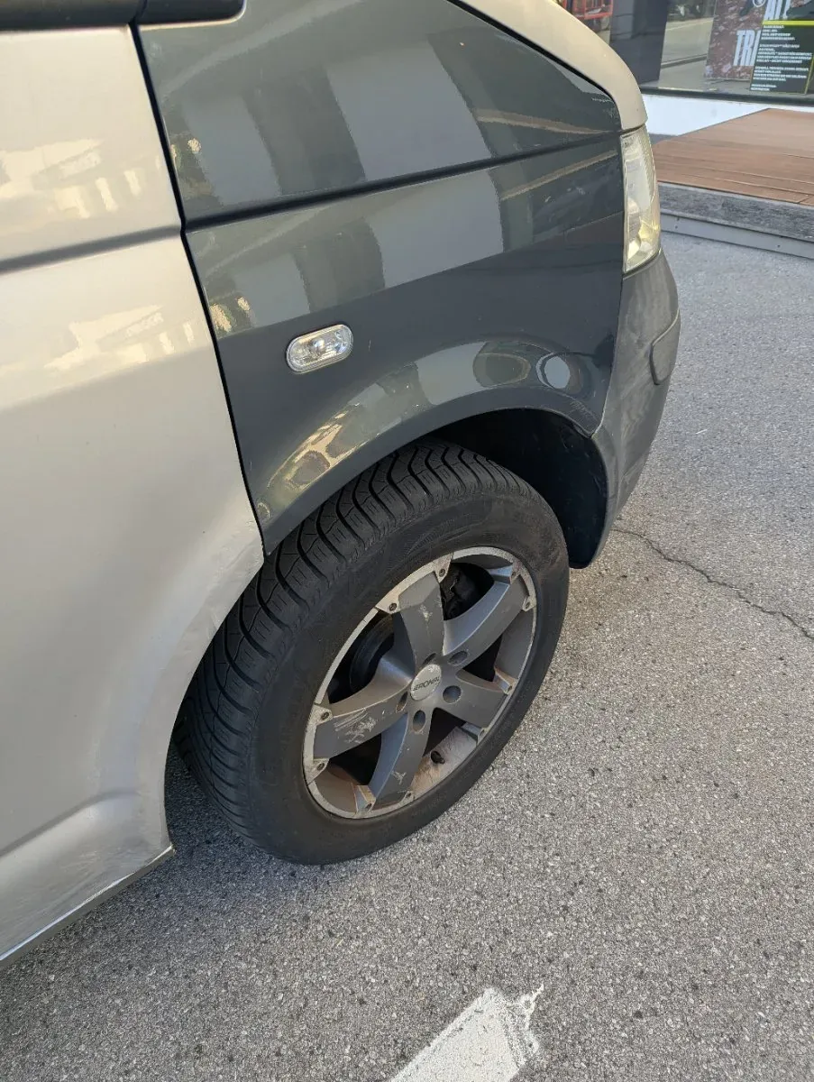 Volkswagen T5 2003 photo 3
