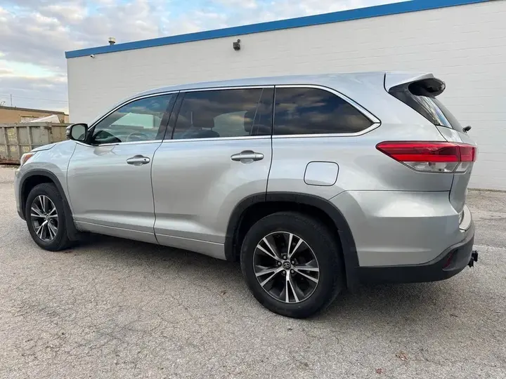Toyota Highlander 2017 photo 4