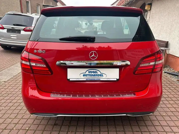 Mercedes-Benz B 180 2016 photo 3