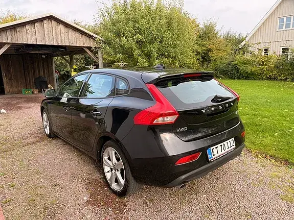 Volvo V40 2013 photo 2