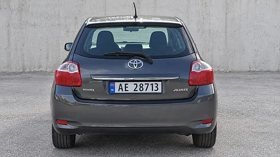 Toyota Auris 2010 photo 4