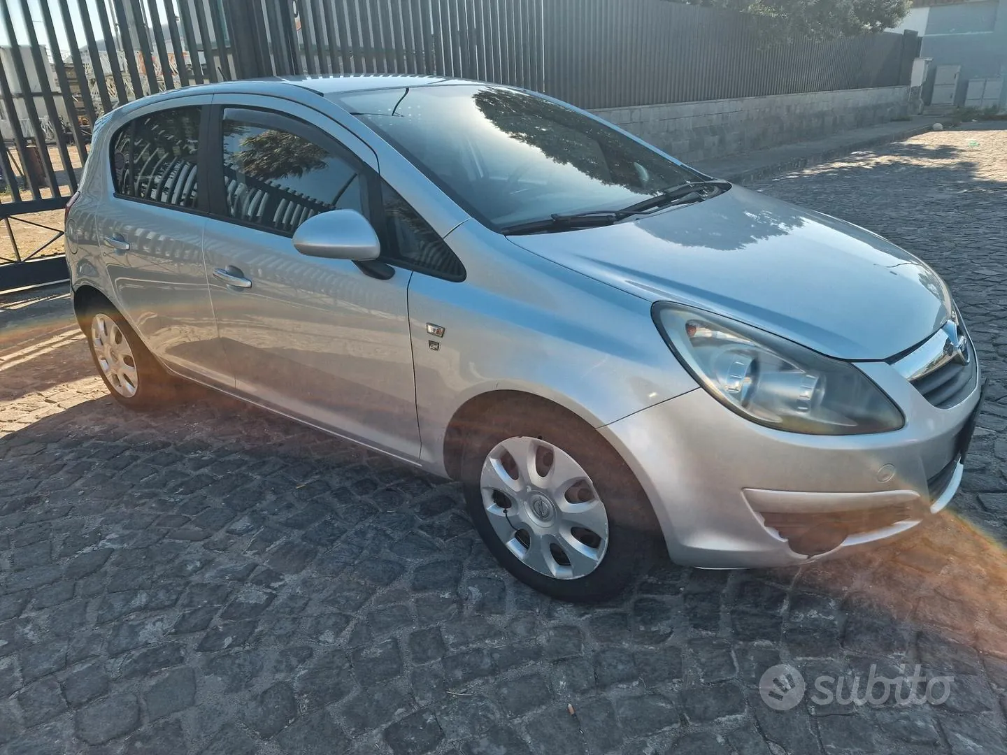 Opel Corsa 2010 photo 2