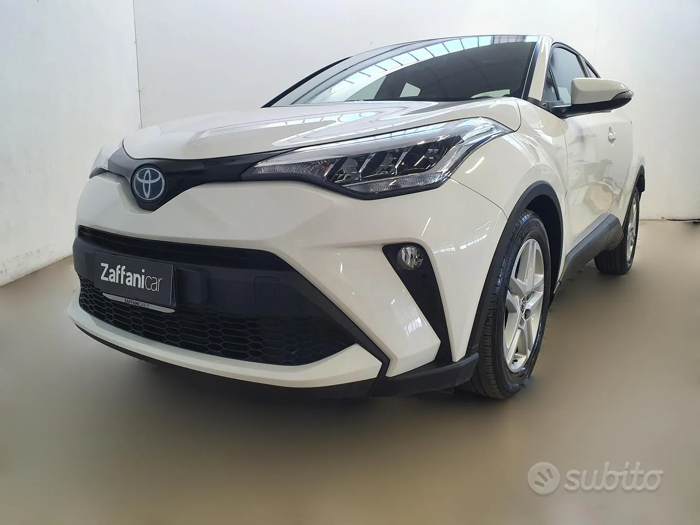 Toyota C-Hr 2023 photo 2