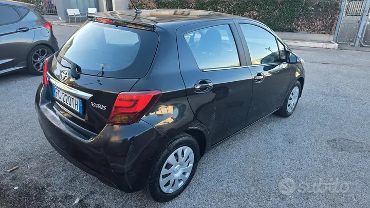 Toyota Yaris 2016 photo 2