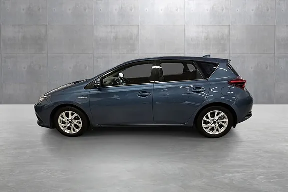 Toyota Auris 2015 photo 2