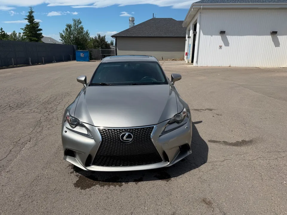 Lexus Is 2015 photo 3