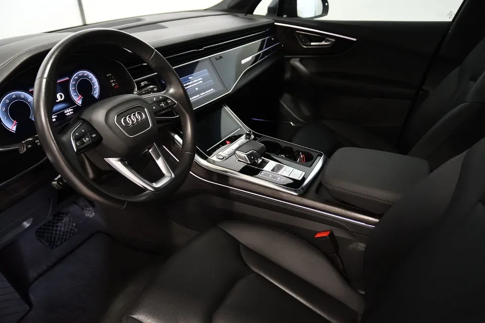 Audi Q7 2023 photo 2