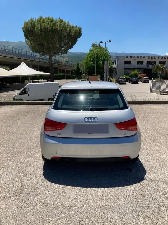 Audi A1 2011 photo 2