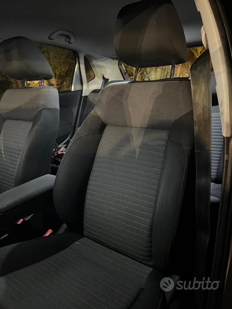 Volkswagen Polo 2023 photo 3