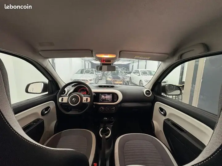 Renault Twingo 2023 photo 2