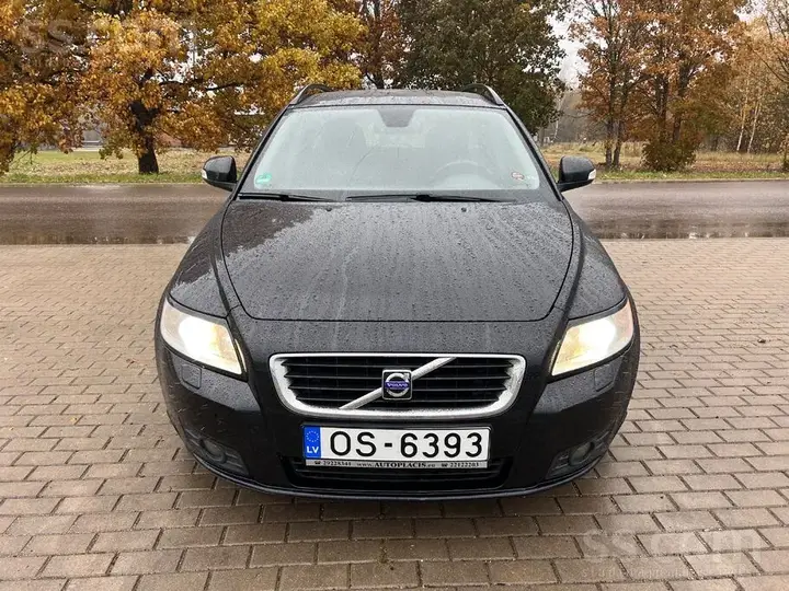 Volvo V50 2009 photo 2