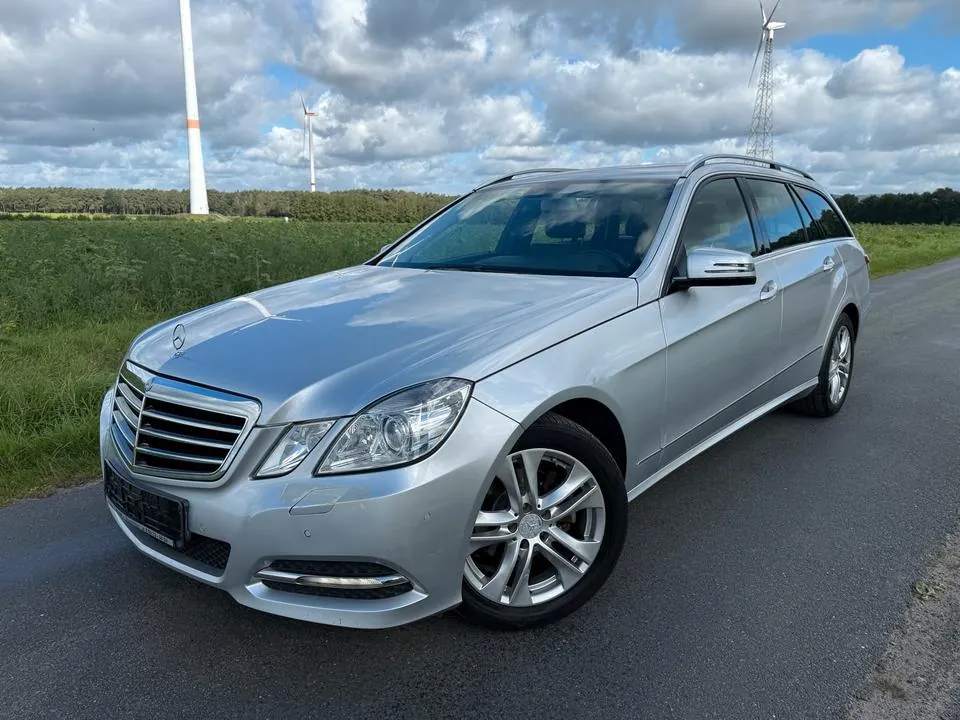 Mercedes-Benz E200