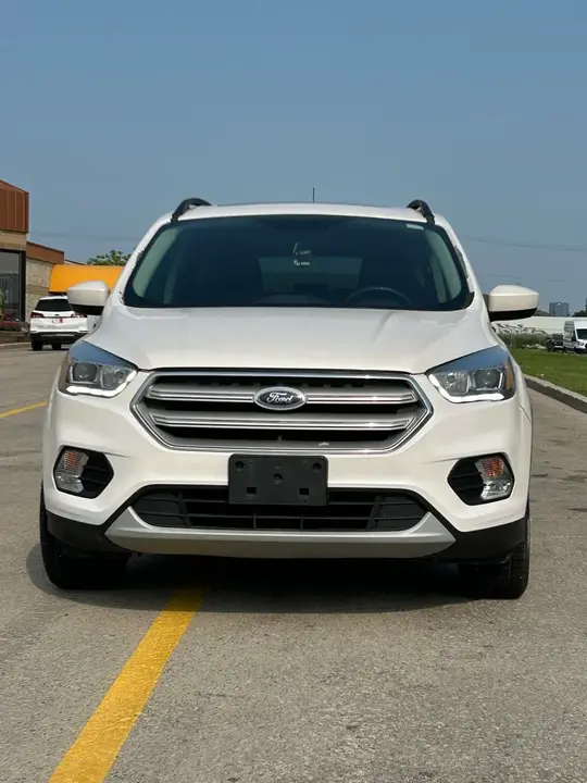 Ford Escape 2018 photo 2
